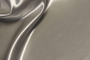 Seidenbettwäsche aus hochwertiger Seide im Design HELIOS gefertigt in Deutschland im Onlineshop Daunenspiel