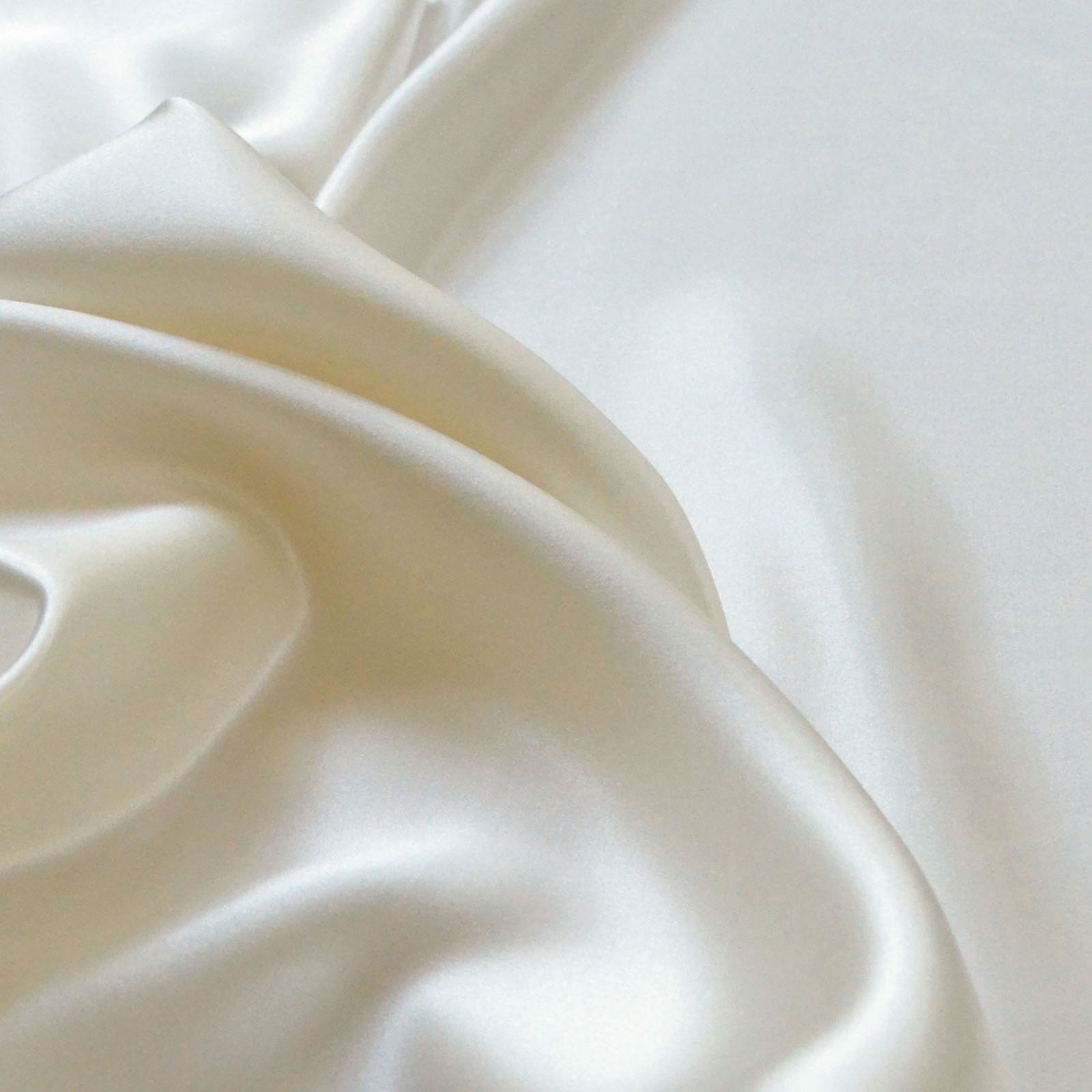 Seidenweber Satin Farbe nature Seidenbettwäsche aus hochwertiger Seide im Design HELIOS gefertigt in Deutschland im Onlineshop Daunenspiel