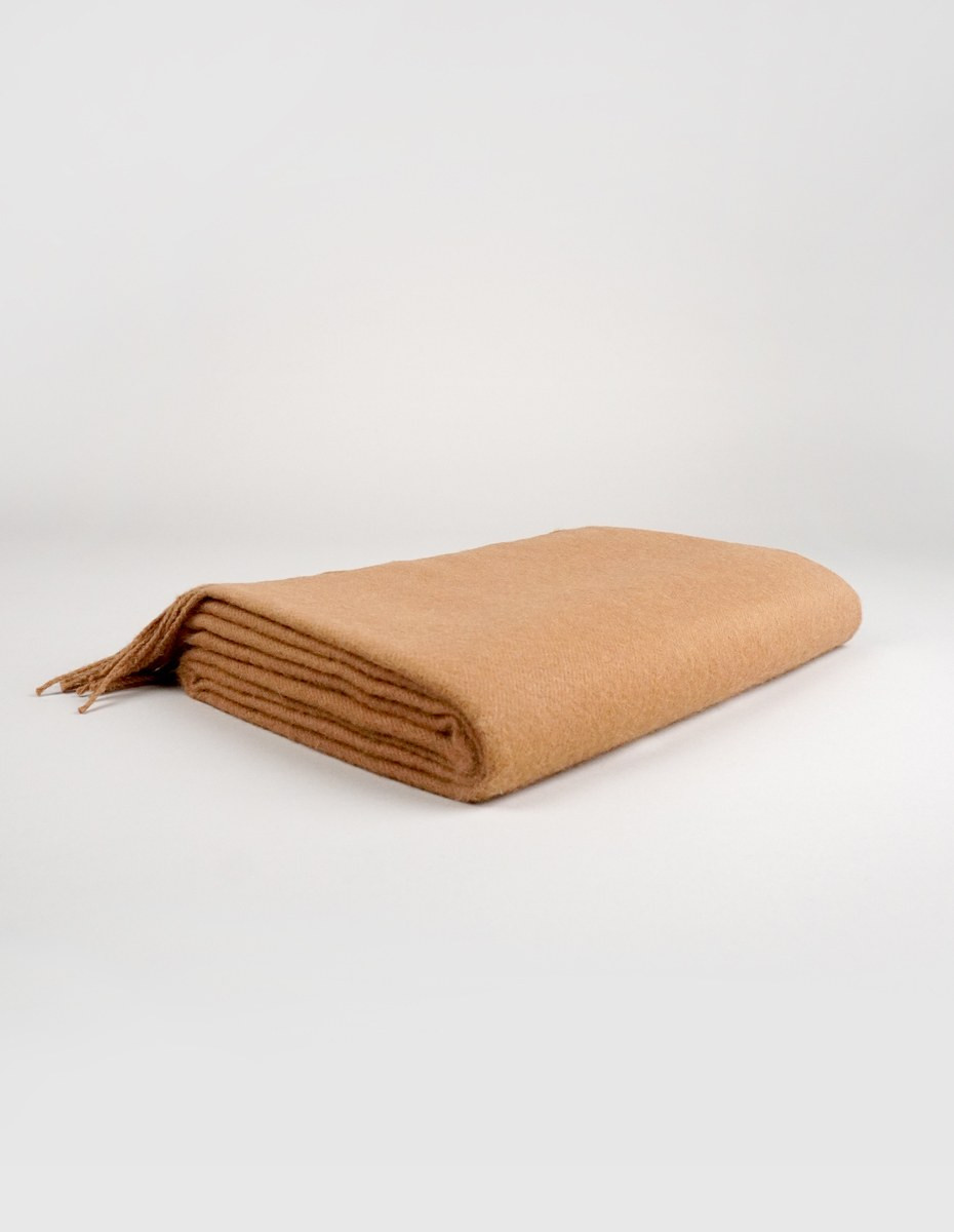 balmuir_lucca_throw_camel_web Balmuir Wohndecken Lucca in Farbe camel bei Daunenspiel