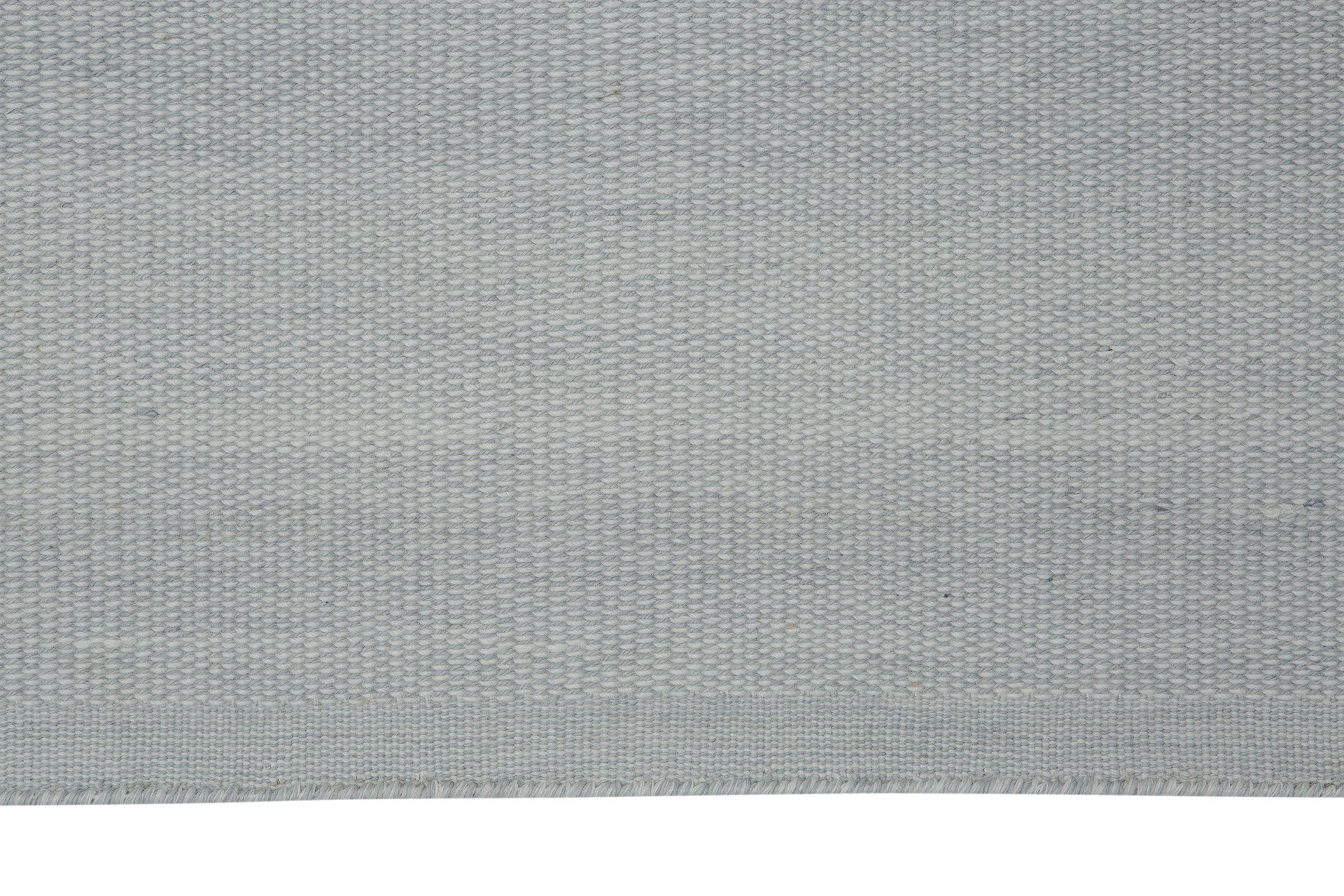 Fabula_Bellis_Rug_Lightblue_Offwhite_Wool_Hand-woven_3811_C_72dpi Fabula Living Wollteppich mit Viskose, handgewebt im Daunenspiel Onlienshop