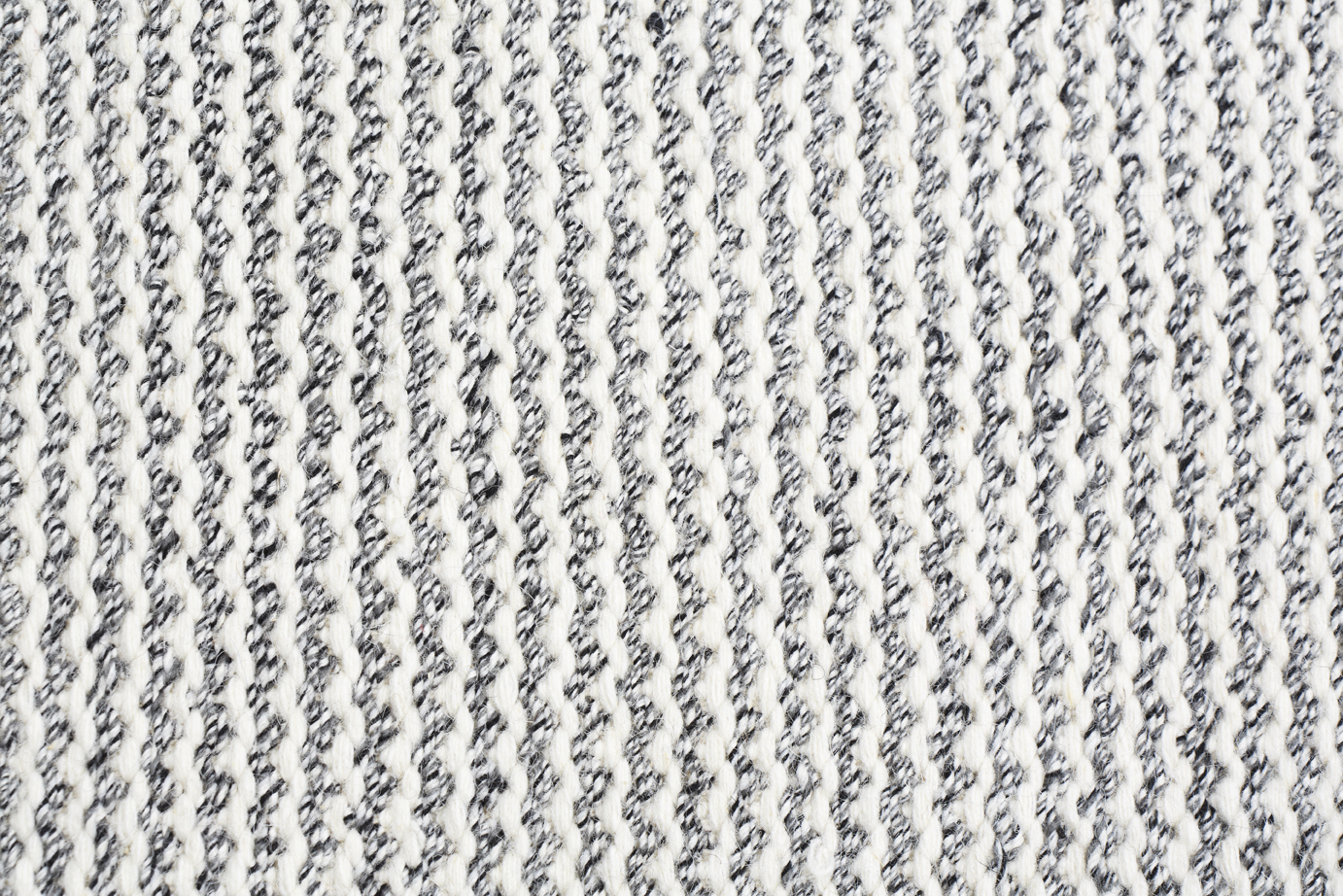 Fabula_Fenris_Rug_Offwhite_Grey_Wool_Hand-woven_1116__C_72dpi Fablua Living Naturteppich FENRIS aus Wolle, flachgewebt, handwoven im Daunenspiel Onleinshop