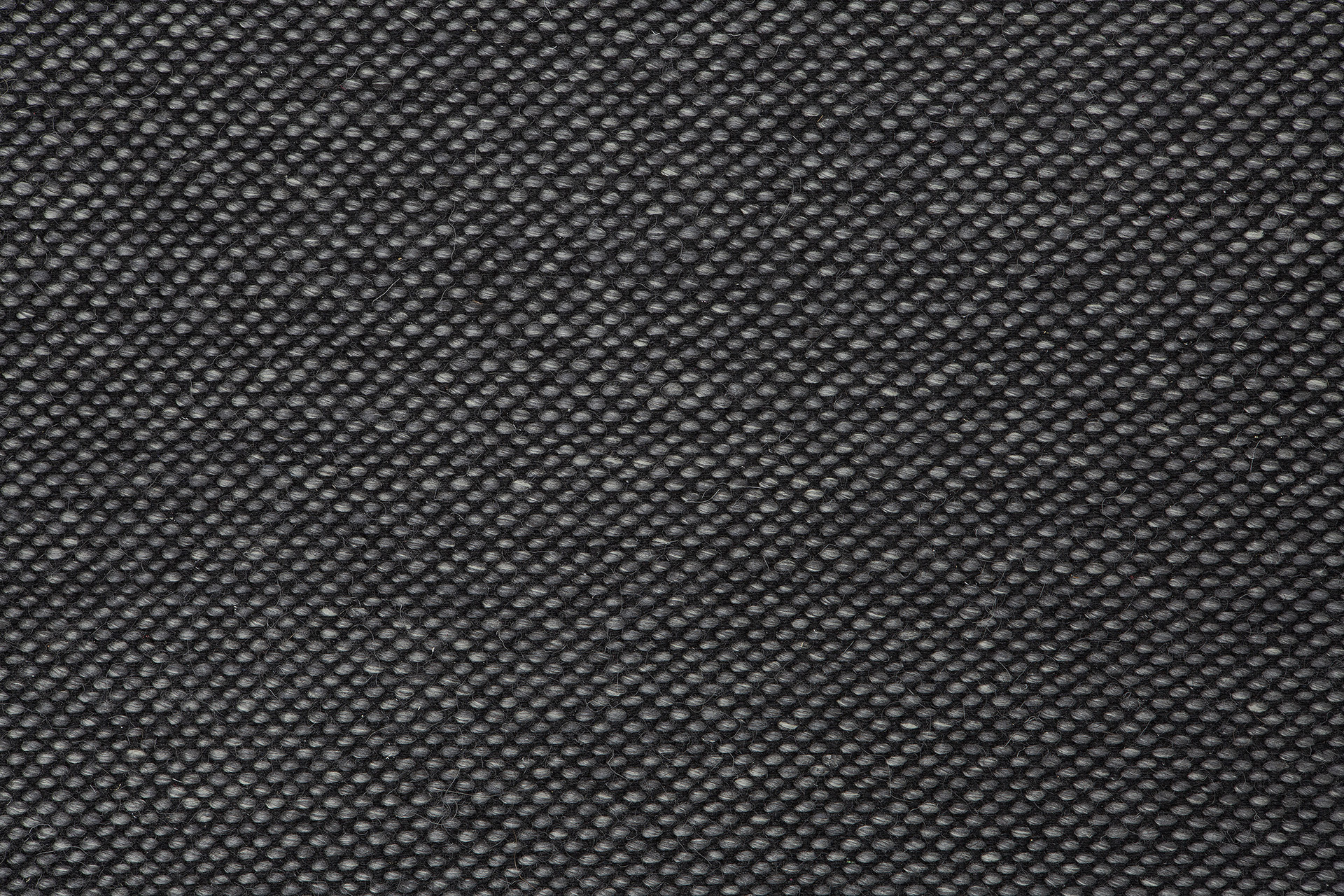 Fabula_Rolf_Rug_Charcoal_Black_Wool_Hand-woven_1415_C_72dpi Fablua Living Naturteppich Rolf aus Wolle, flachgewebt, handwoven im Daunenspiel Onleinshop