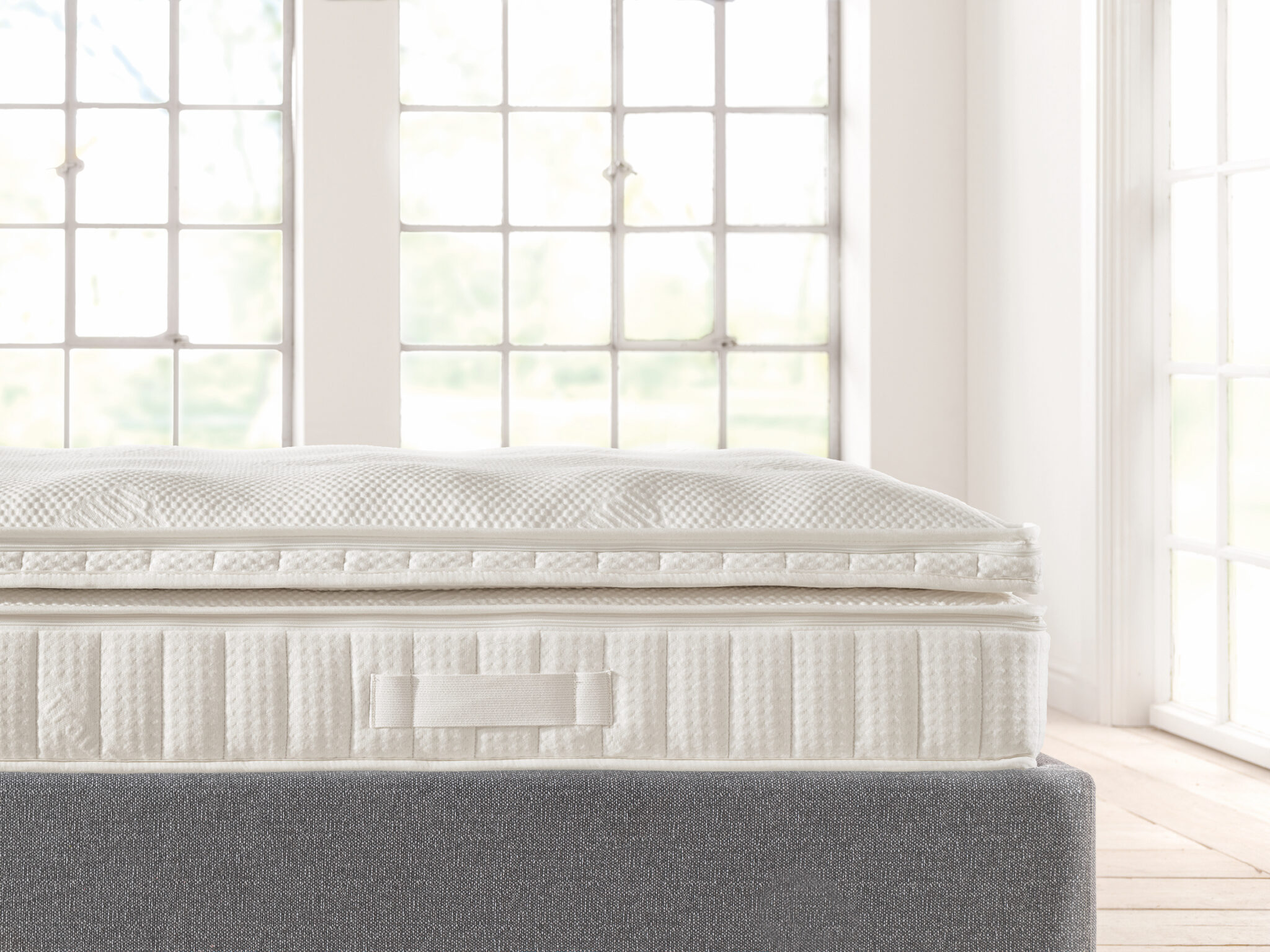 TopperSensible_mood_01-web Dormiente Topper gefüllt mit Naturlatex, 100% nachhaltig im Daunenspiel Onlineshop erhältlich