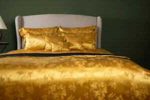 Seidenweber Seidenbettwäsche ADA in Farbe Gold im Daunenspiel online-shop