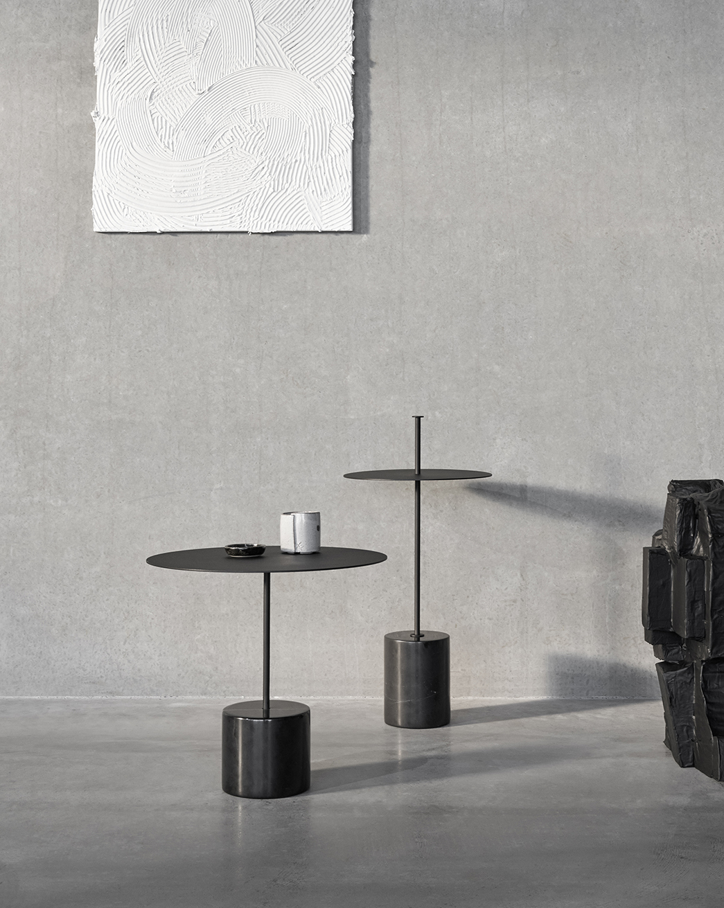 Calibre_Detail_High with handle and low side table_72 dpi