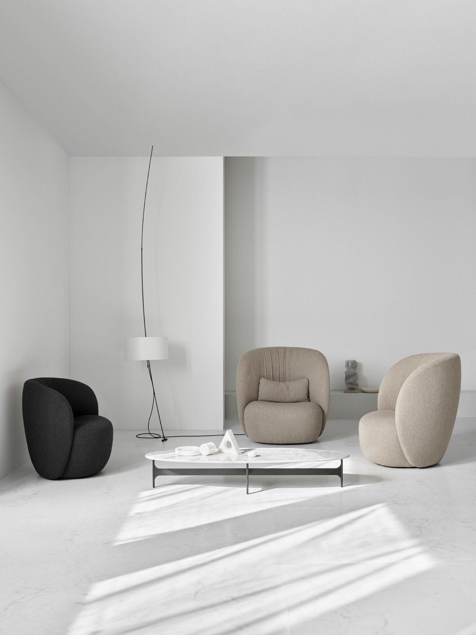 Ovata small_Cuddle col. 8, Ovata High Cuddle col. 4, Floema oval_Grey Emperador_cushion_72 dpi