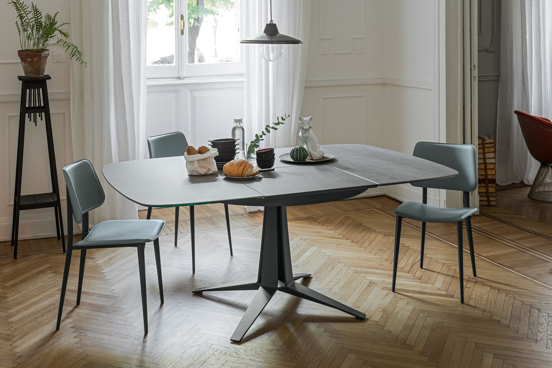 Midj Stuhl Joe und Tisch Blade Midj Stuhl Joe mit Tisch Link im Daunenspiel Online-Shop