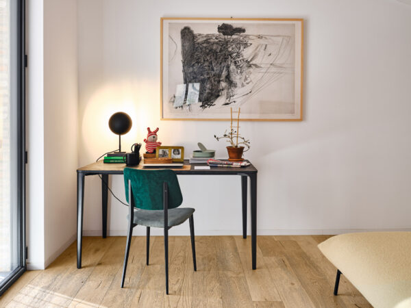 Midj Arbeitstisch Nene mit Melamin Platte bei Daunenspiel