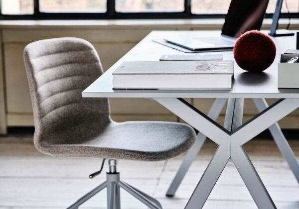 Midj Tisch DAMA für Büro und privat bei Daunenspiel