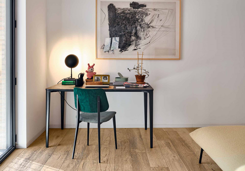 Midj Stuhl Joe mit Tisch Nene Midj Stuhl Joe mit Tisch Nene bei Daunenspiel