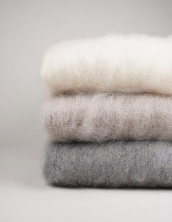 Balmuir Wohndecken Aurora aus Mohair in vielen Farben bei Daunenspiel