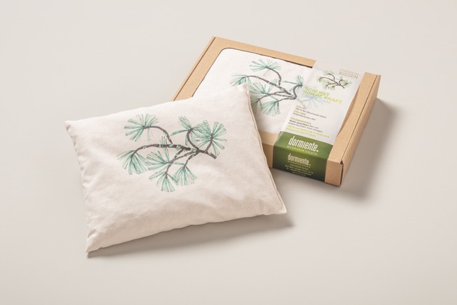 DUFTKISSEN_VERPACKUNG+KISSEN_ZIRBE Mittel Duftkissen von Dormiente aus Lavendel, Zirbe oder Kräuterduft