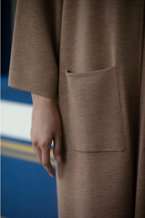 balmuir_monaco_long_cape_softcamel_closeup1 Balmuir Monaco Long Cape im Onlineshop von Daunenspiel