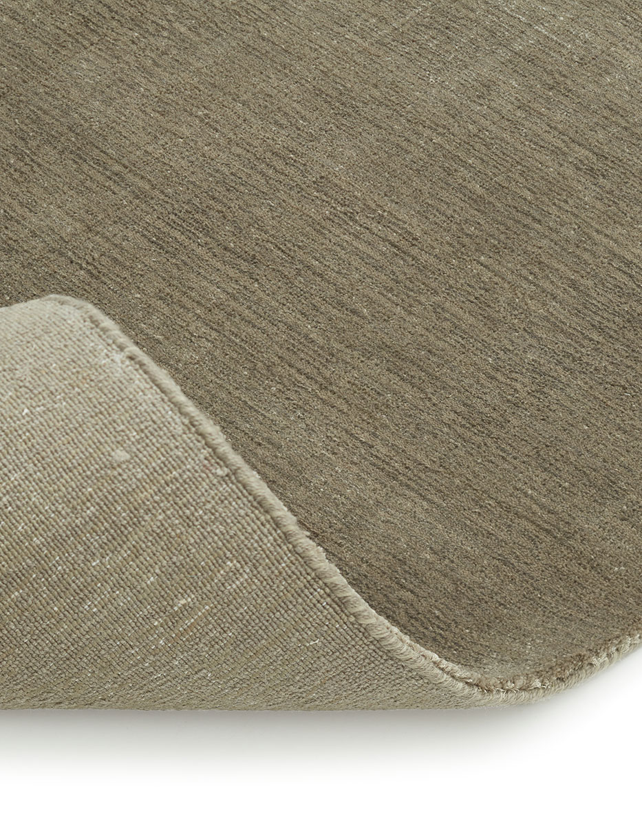 fabula_valhal_rug_clay_wool_hand-loom_high-pile_1300_s_300dpi_medium_produkt Fabula Living Valhal Teppich aus Wolle und Viskose in diversen Größen und Farben bei Daunenspiel online erhältlich