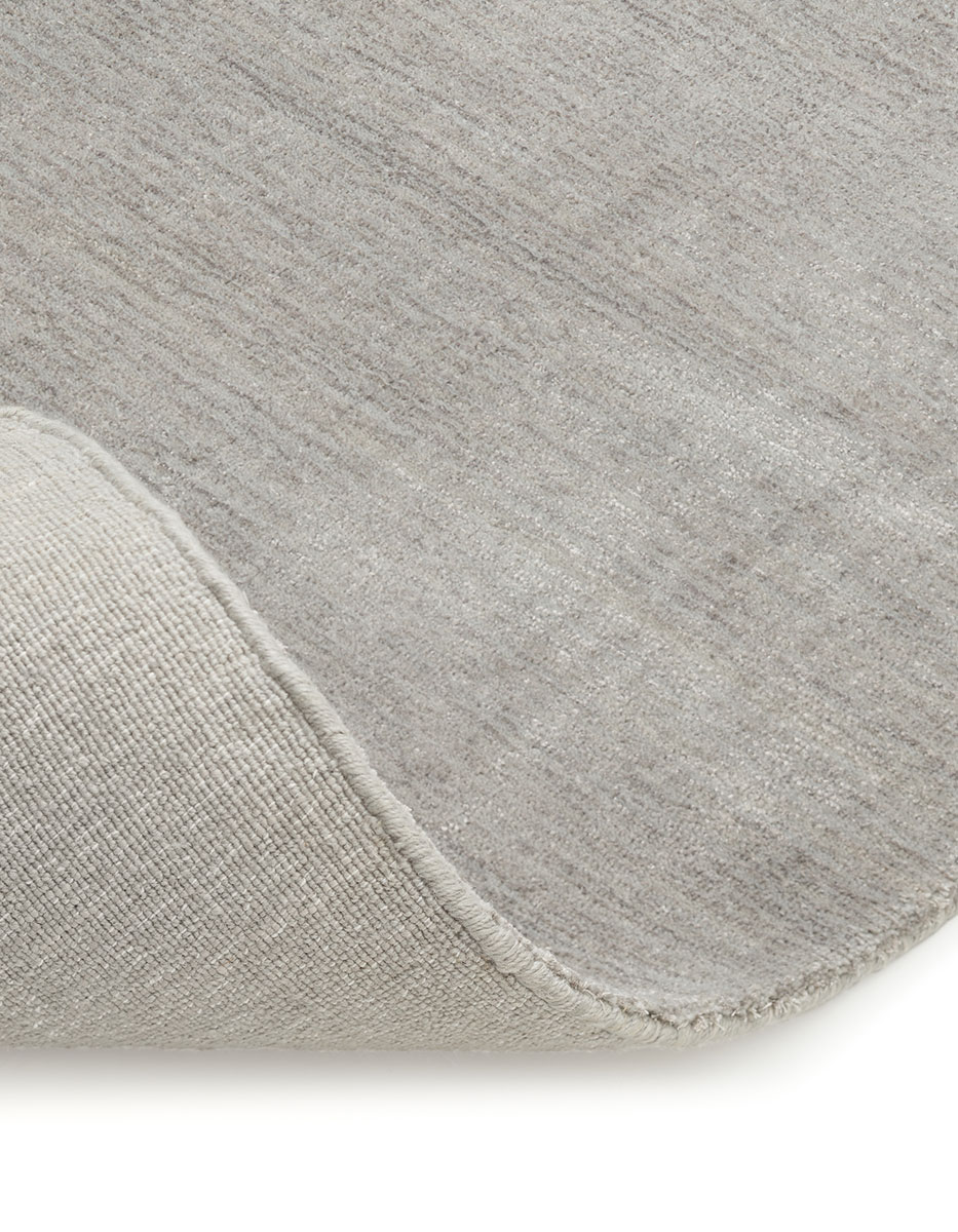 fabula_valhal_rug_silver_wool_hand-loom_high-pile_2700_s_300dpi_medium_produkt Fabula Living Valhal Teppich aus Wolle und Viskose in diversen Größen und Farben bei Daunenspiel online erhältlich