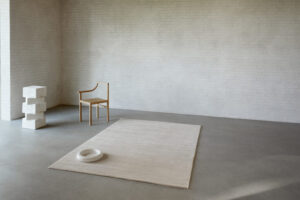 Line Design Teppich aus 100% handwoven Wolle Halo Cloud im Daunenspiel Online-Shop
