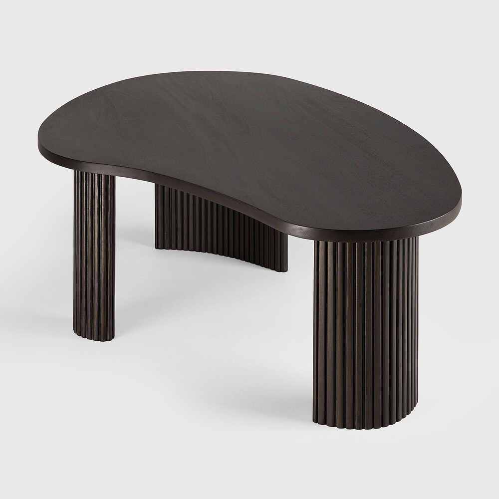 ethnicraft_Couchtisch_side2_wf_product Ethnicraft Couchttisch Boomerang aus Mahagoni Holz im Daunenspiel Online-shop